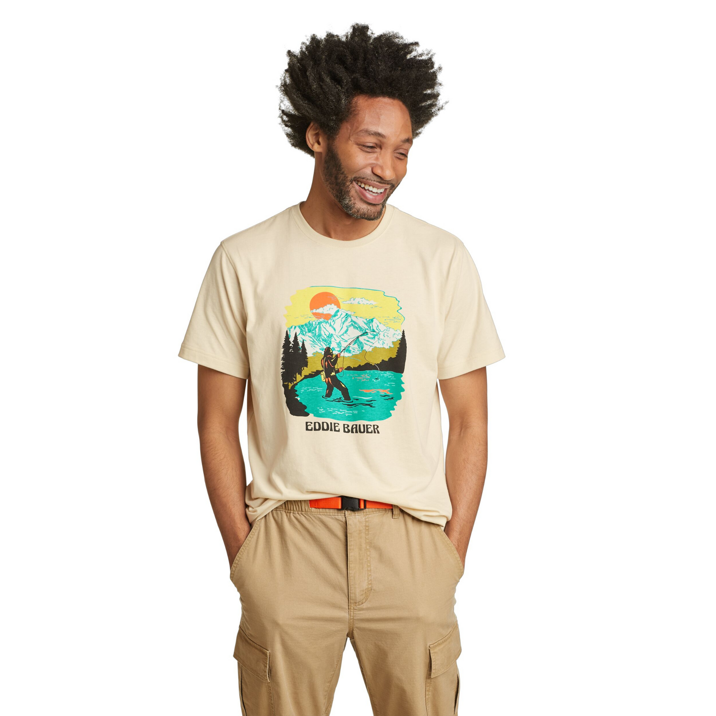 Camiseta Eddie Bauer Squatch Fisherman Hombre Crema | Outdoor Adventure Colombia