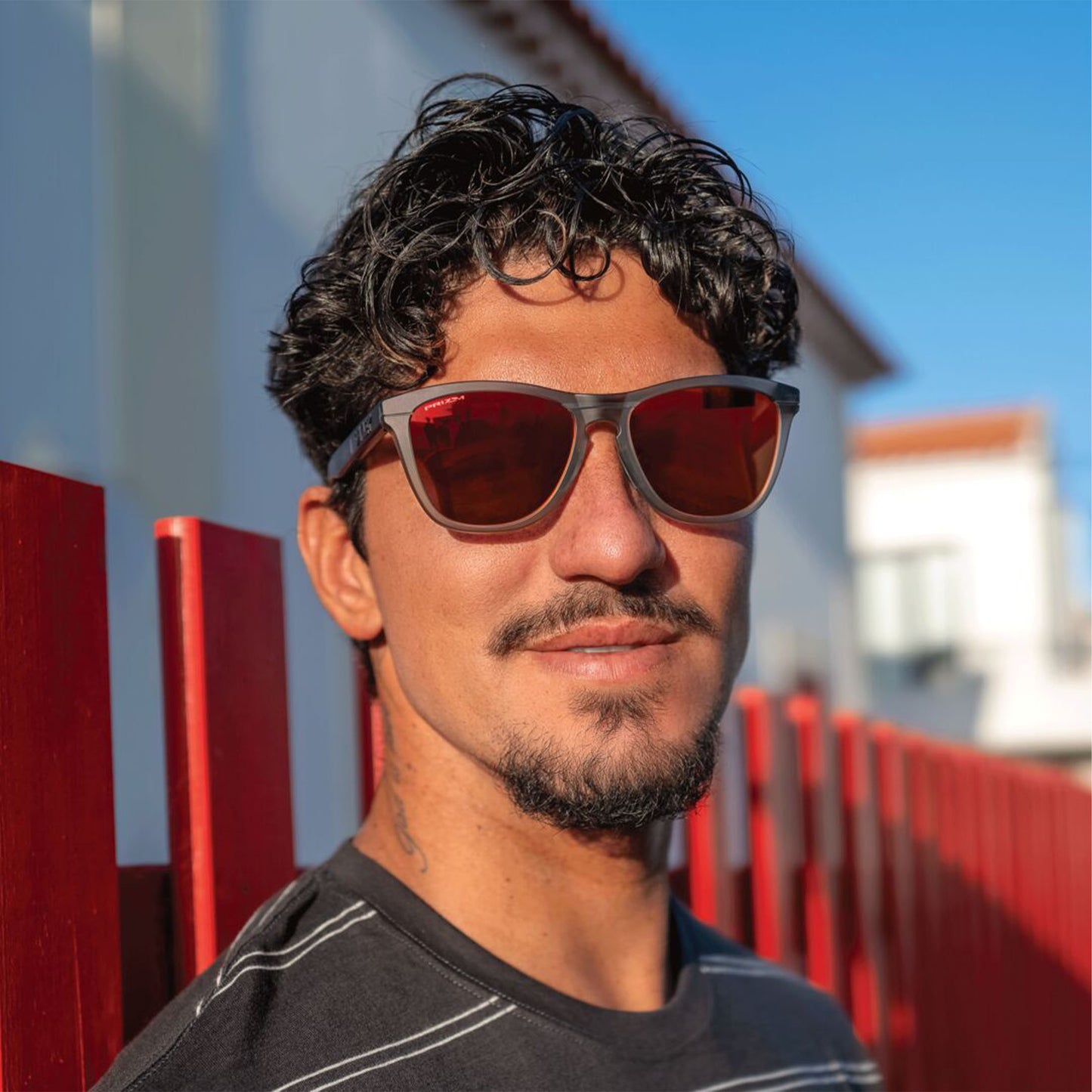FROGSKINS RANGE MATTE GREY/PRIZM RUBY / OAKLEY