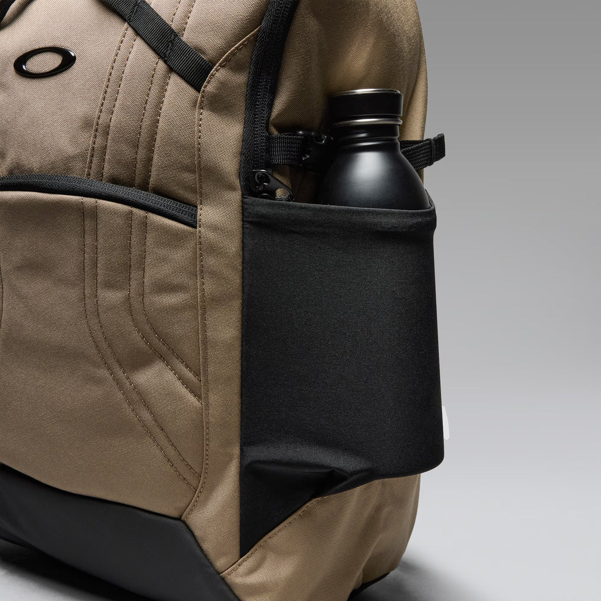MORRALES/ OAKLEY BACKPACK / OAKLEY