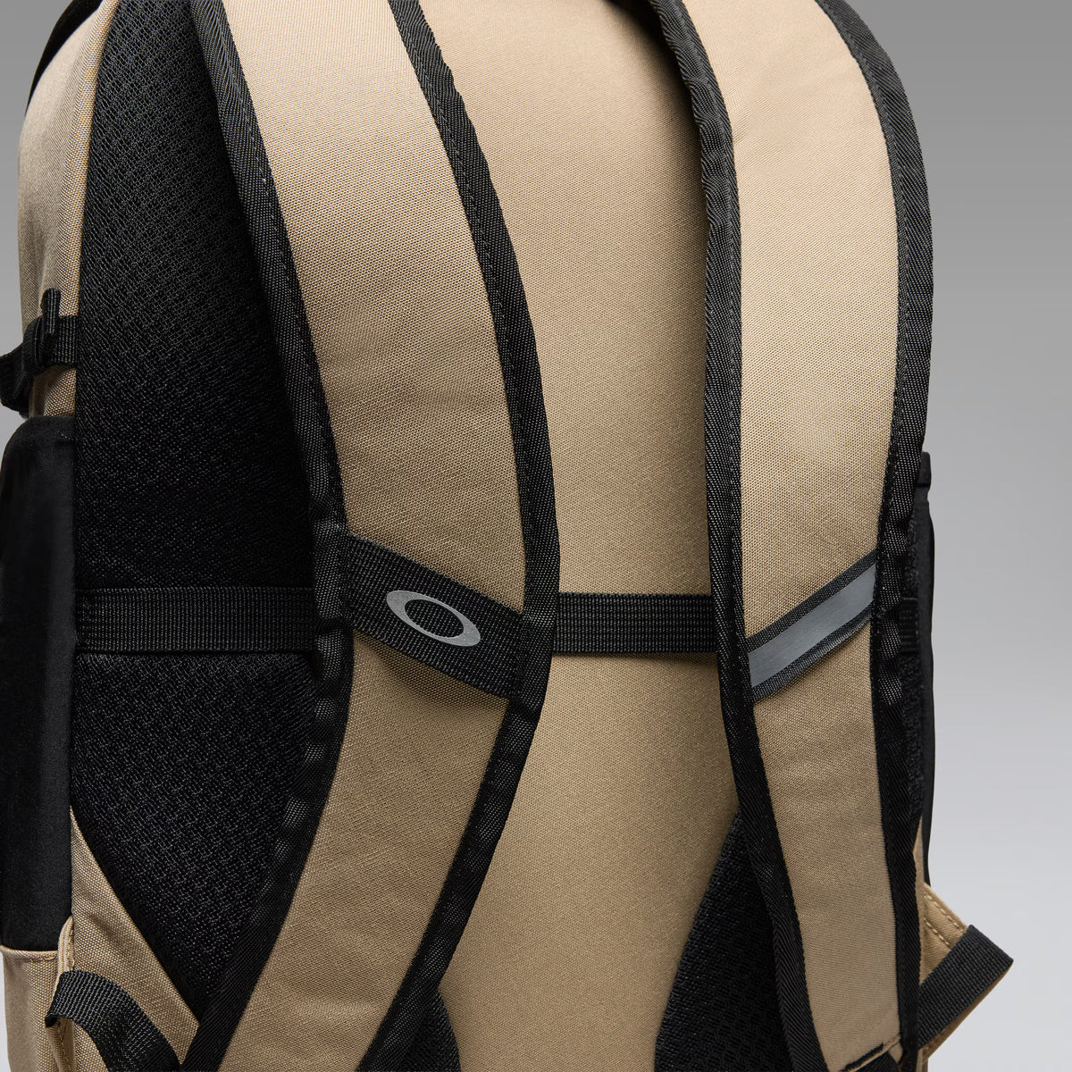 MORRALES/ OAKLEY BACKPACK / OAKLEY