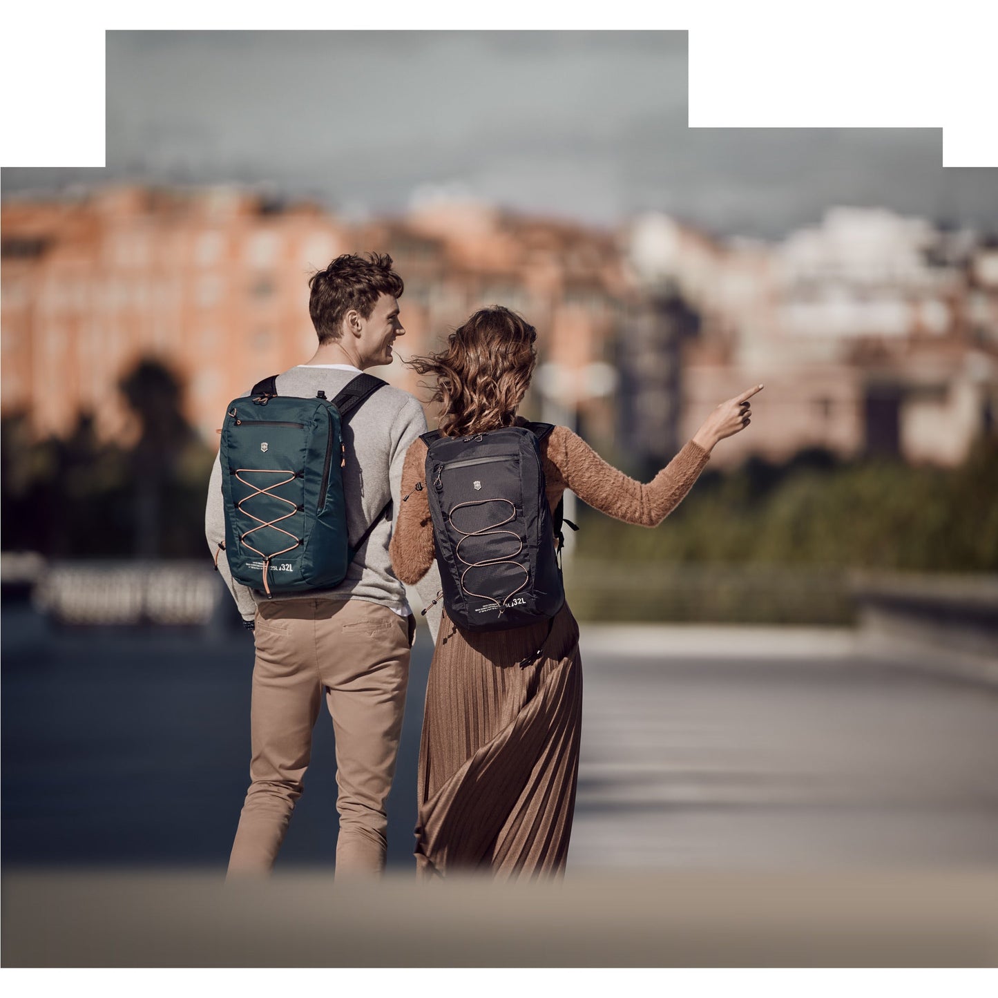 ALTMONT ACTIVE LW EXPANDABLE BACKPACK  / VICTORINOX