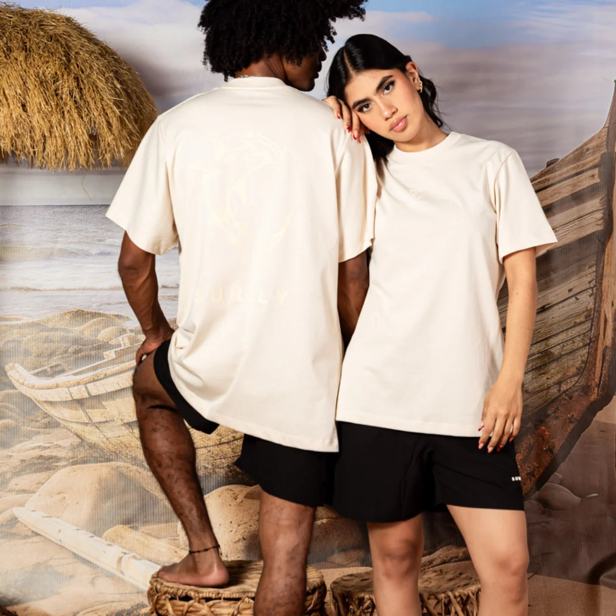 CAMISETA HOMBRE/ TIBURON MARTILLO ALTA / SURFLY